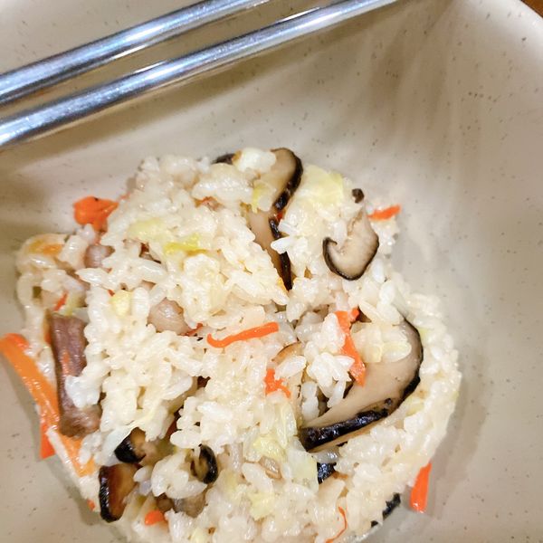高麗菜炊飯：丸子 一起做
