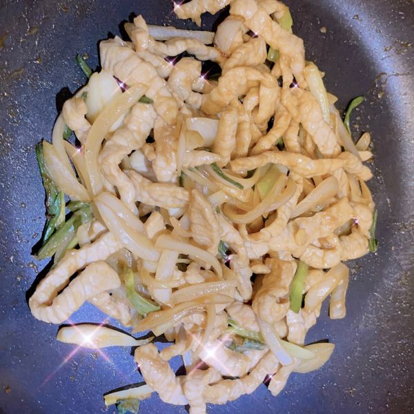 蔥爆豬肉絲：冰冰 一起做