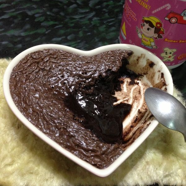 爆漿巧克力蛋糕-令人垂涎的好滋味!：Ariel Pleple 一起做