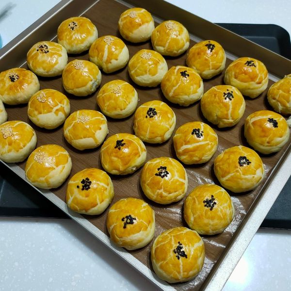 かにの蛋黃酥 : 。西瓜媽的實驗廚房。一起做