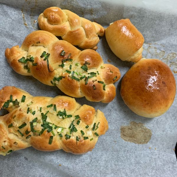 蔥花辮子麵包  蔥花加量不乾扁的秘訣 :  蔡一起做