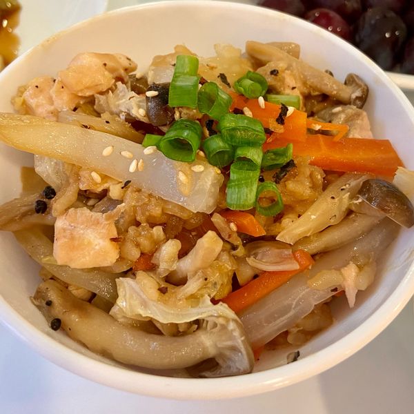 鮭魚鮮菇炊飯【超營養】【電子鍋料理】 : lu一起做