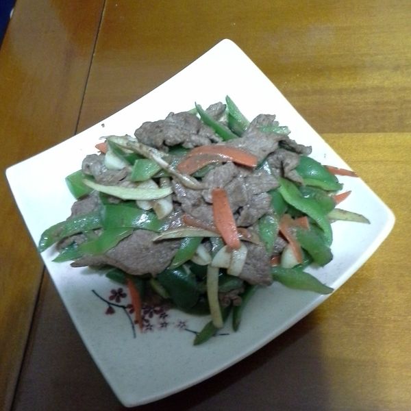 青椒牛肉：方怡 一起做