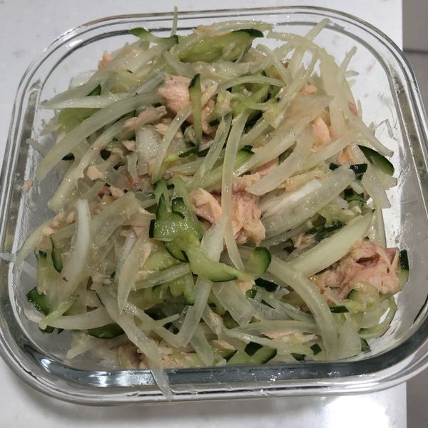 涼拌洋蔥鮪魚：黃小妞姥姥 一起做