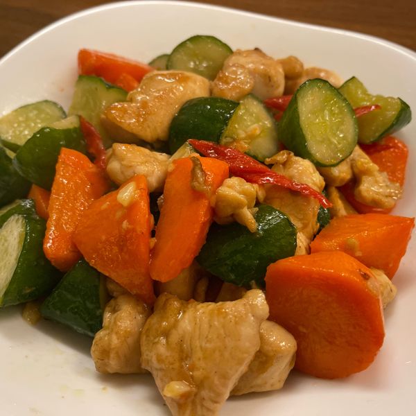 清炒黃瓜🥒雞丁 : 愛料理老王一起做