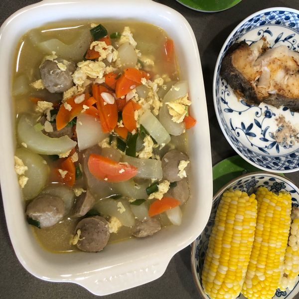 貢丸大黃瓜鑲蛋 : Wan-Yu Huang一起做