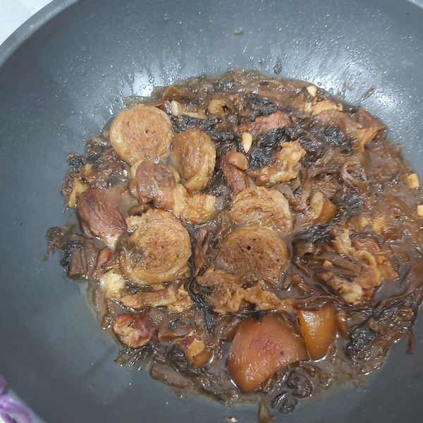 梅乾菜滷肉:綠子 一起做