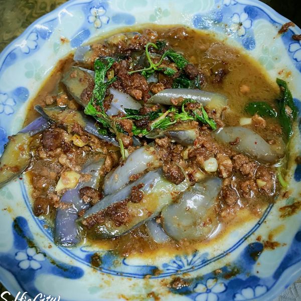 塔香肉醬燒茄子【教你茄子如何不變黑？】：靚靚 一起做