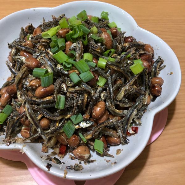 花生小魚乾 : 葉一起做