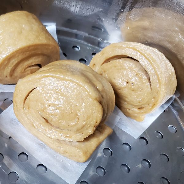 鮮奶黑糖饅頭：余莉雯 一起做