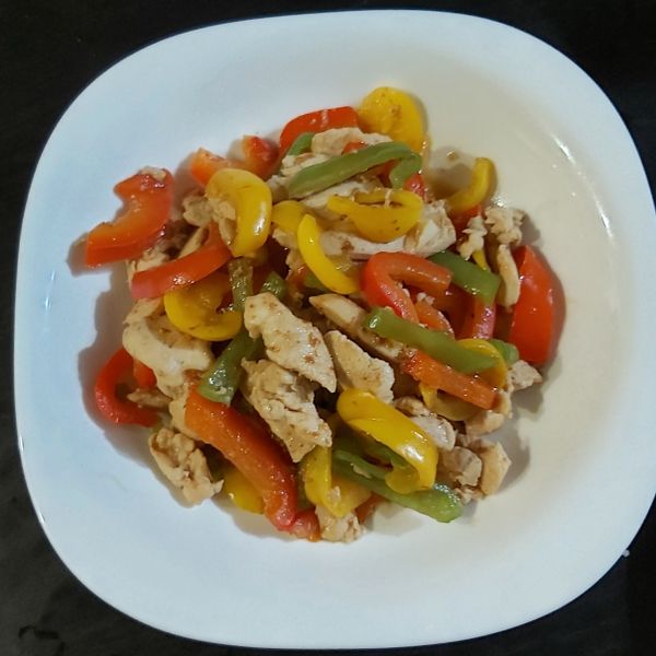 甜椒拌炒雞胸肉 : LL一起做