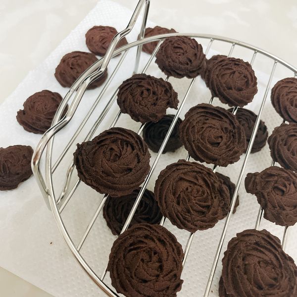 比伊氣炸鍋～巧克力擠花餅乾 : Eunice一起做