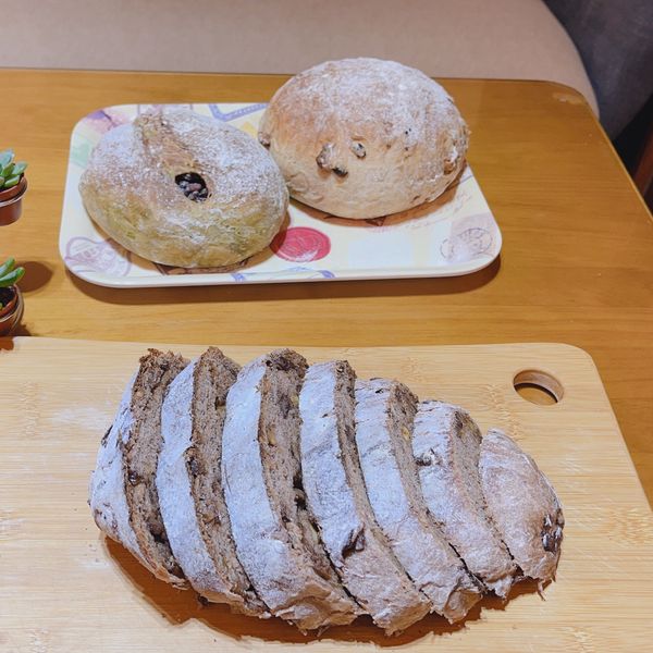 免揉紅酒桂圓歐式麵包 : 余小豬一起做