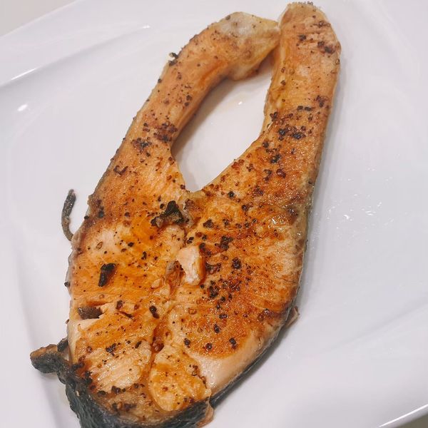 香煎鮭魚：派小星 一起做