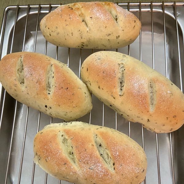 新鮮羅勒（九層塔）麵包 : Celine Yang一起做