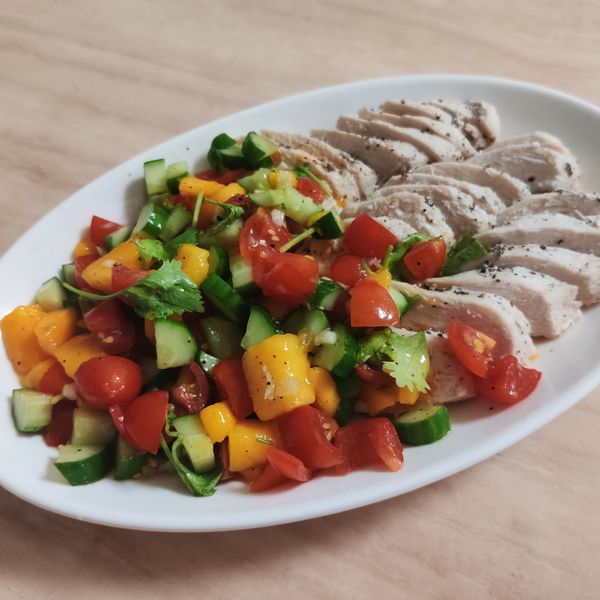 嫩雞胸佐芒果莎莎醬(電鍋版) : 高小費一起做