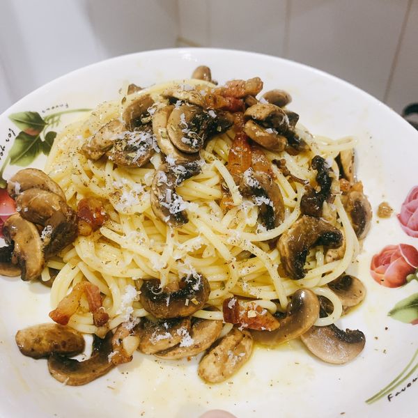 義式培根蛋黃麵（Carbonara）：Chi Chi 一起做