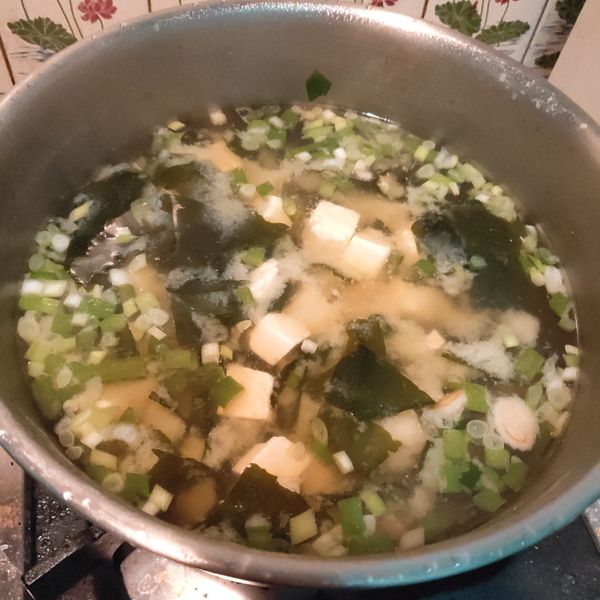 豆腐海帶芽味噌湯:陳伶 一起做