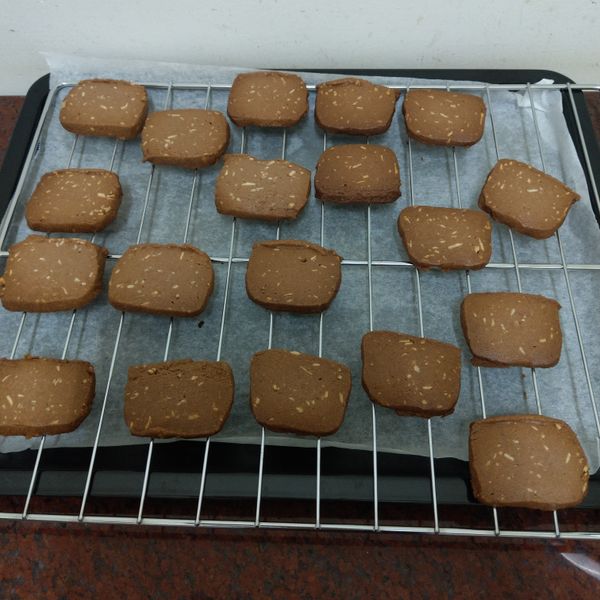 巧克力杏仁餅乾：陳雅雅 一起做
