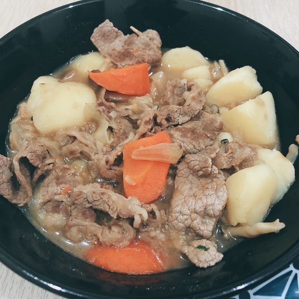 馬鈴薯燉肉（肉じゃが）：菲比 一起做