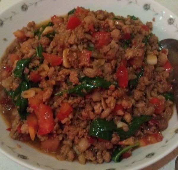 扒完三碗飯! 泰式打拋豬 食譜 : 鄭淑娟一起做