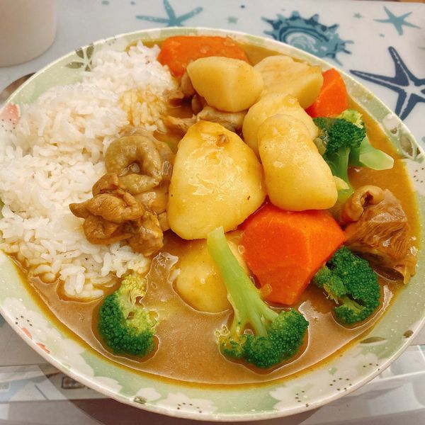 山雞腿咖哩飯 : P助太愛吃一起做