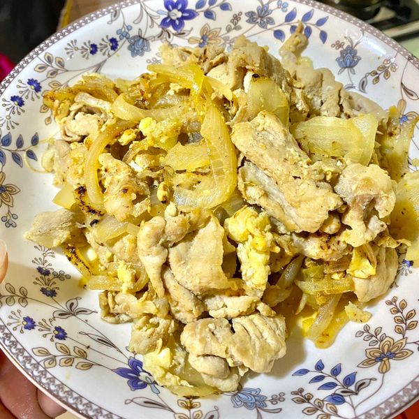 洋蔥肉絲炒蛋 : Eva Cheng一起做