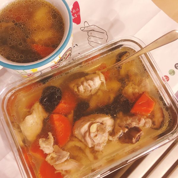 (電鍋)香菇蘿蔔燉雞湯：曾琦琦 一起做