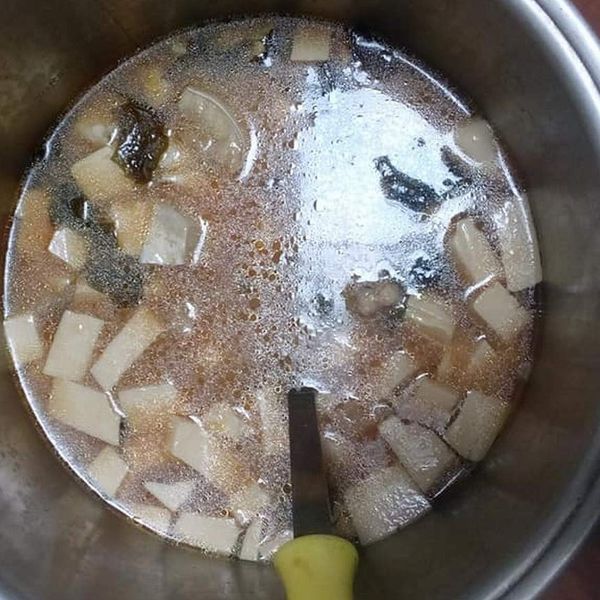 快煮鍋料理｜鮭魚豆腐味噌湯 : 歐陽裕芬一起做