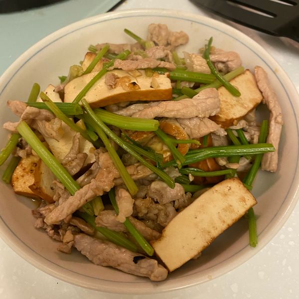 芹菜炒豆干肉絲 : Erin Lin一起做