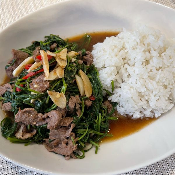 沙茶牛肉炒空心菜：Nancy 一起做
