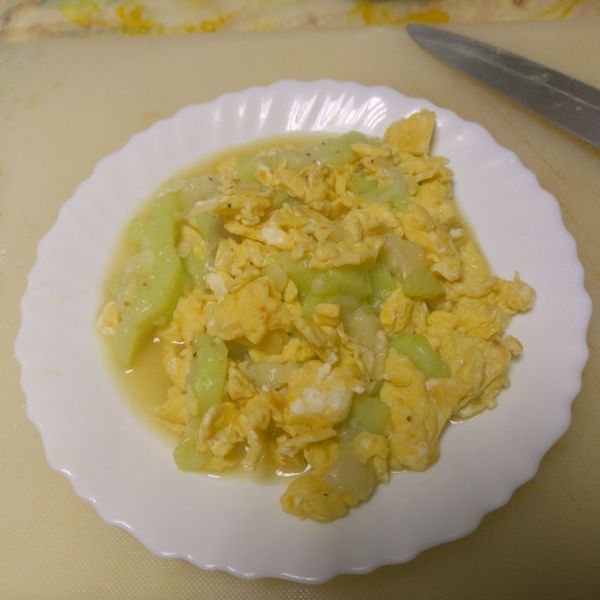 懶人料理 - 絲瓜炒蛋：只會吃飯 一起做