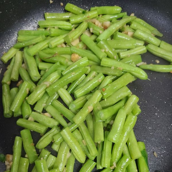 蒜香清炒四季豆：Hannah 一起做