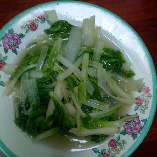 薑炒小白菜/平底鍋：歐陽裕芬 一起做