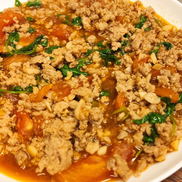 泰式打拋豬：zoe 一起做