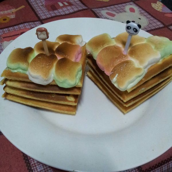 草莓棉花糖土司：沈宜璇 一起做