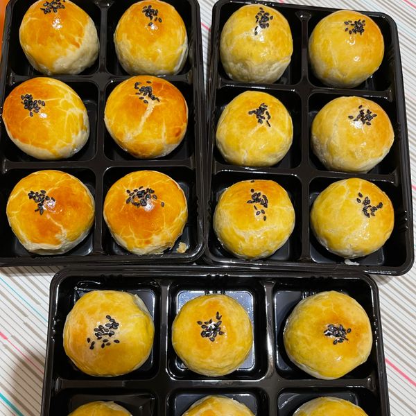 金色色蛋黃酥(烏豆沙) : 荳荳一起做