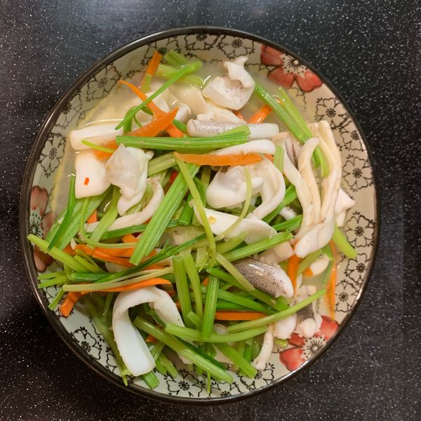 芹菜炒花枝 : 李昭嬿一起做