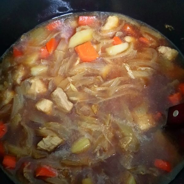 馬鈴薯燉肉(電子鍋) : Muni Kuiling一起做