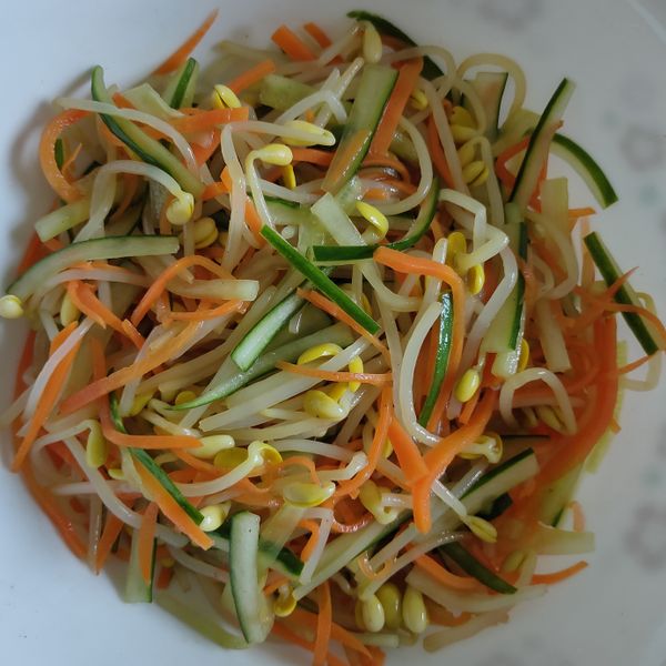 涼拌黃豆芽 : 凌晨一起做