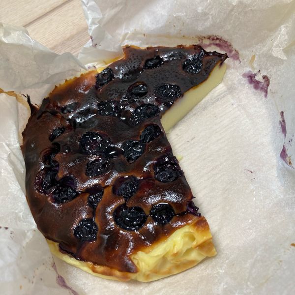 藍莓優格巴斯克蛋糕：Jui Hung Chan 一起做