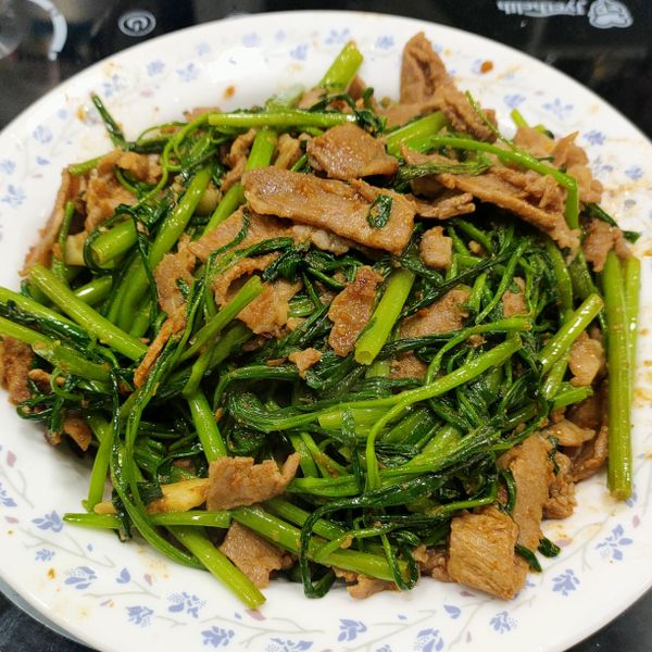 沙茶空心菜炒豬肉片:Vivi Wang 一起做