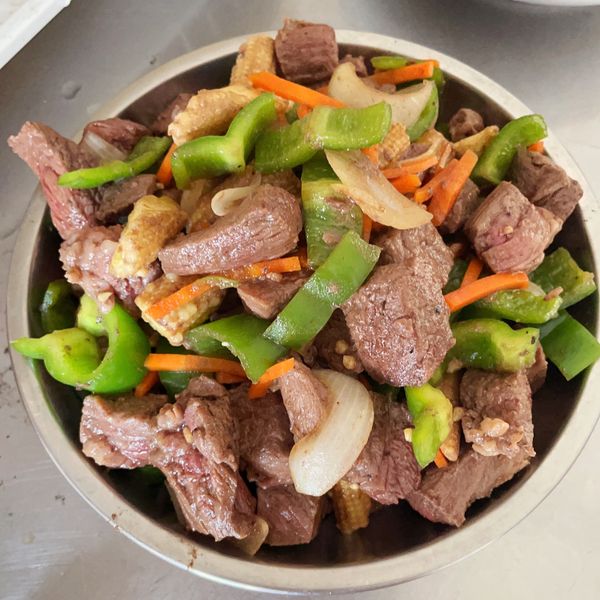 蠔油爆炒三色鮮蔬骰子牛：蔡小蓉 一起做