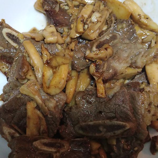 醬煎牛小排：YL Wang 一起做