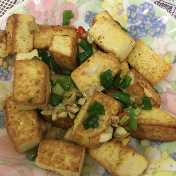 香煎椒鹽雞蛋豆腐丁 : 小橘子一起做
