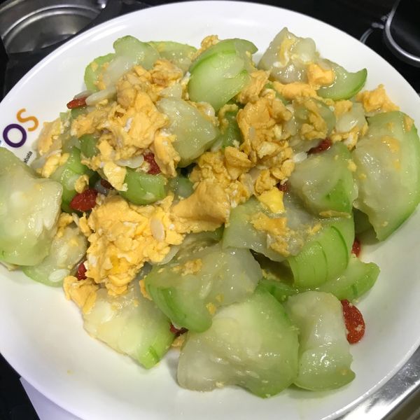 懶人料理 - 絲瓜炒蛋：Joey Chuang 一起做