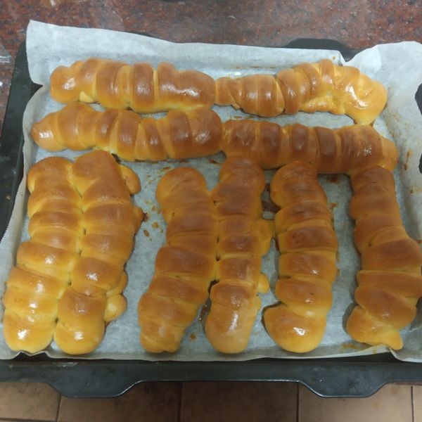 可愛的毛毛蟲麵包 : 李秀玲一起做