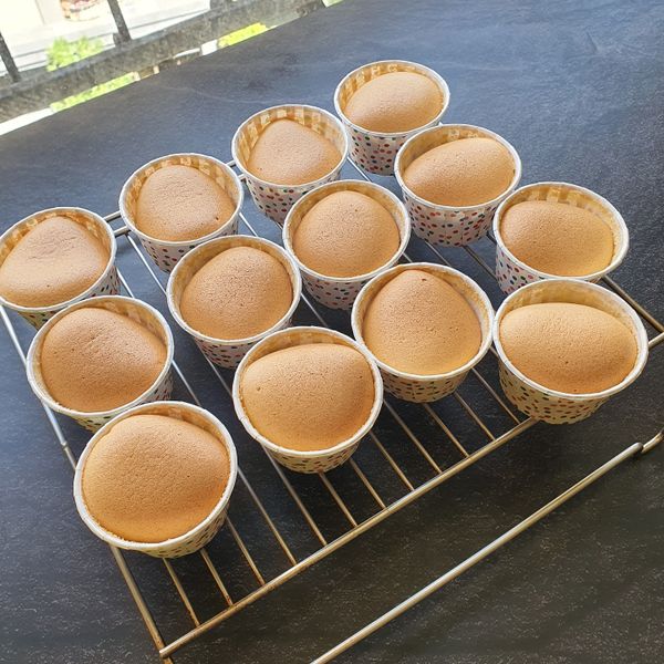 撞牆n次的戚風杯子蛋糕（附失敗案例分析） : 煮飯🍛是愛的表現🥰一起做