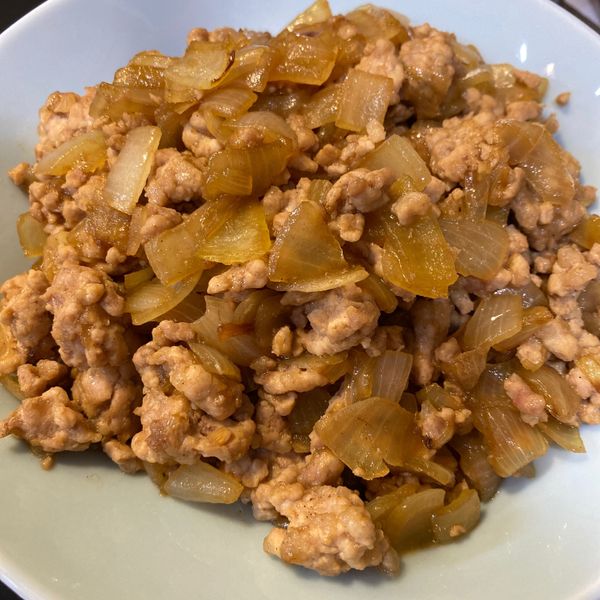 《洋蔥炒肉》 : Leah Chen一起做