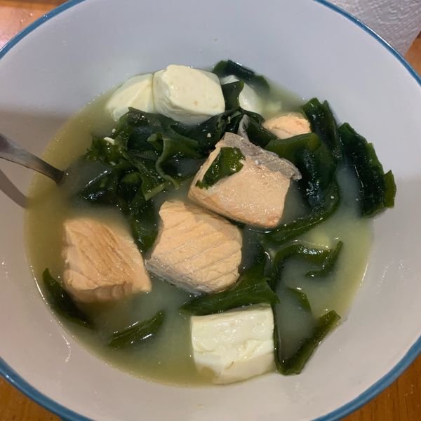 🐟鮭魚豆腐味噌湯：Cara 一起做